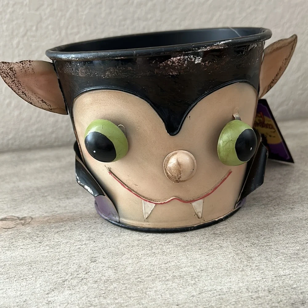 Vintage Inspired Halloween metal baskets/pails set/3